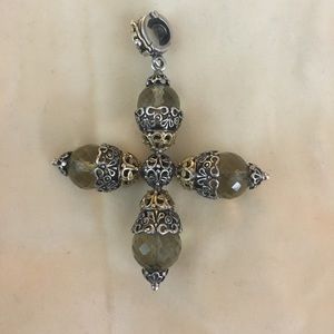 Gorgeous Konstantino peridot cross enhancer